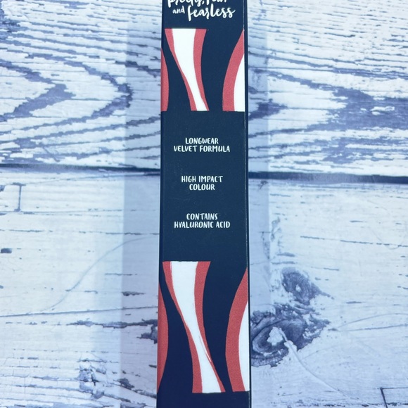 Ciaté London Liquid Velvet Matte Liquid Lipstick ‘Secrets’ - Picture 4 of 10